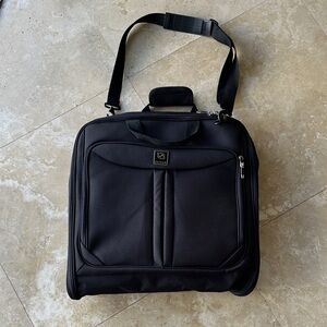 Elegant Black Travel Bag by Unknown Brand